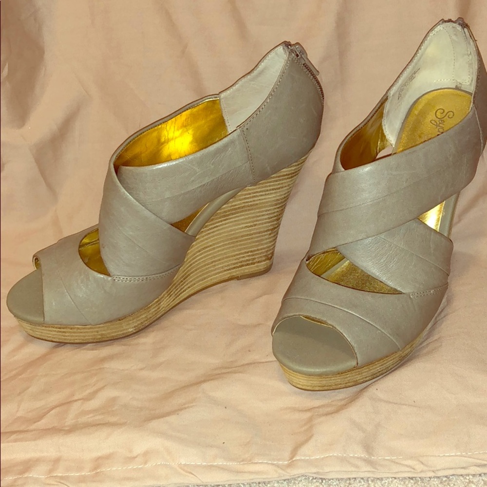 Perfect wedges to go with just about anything!